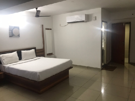 Padil Gate Boarding and Lodging | Double Deluxe A/C Room 